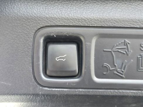 Used 2023 Ford Expedition Max XLT image 10