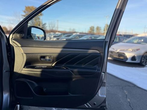 Used 2021 Mitsubishi Outlander SEL image 20