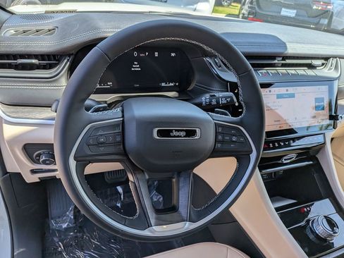 New 2026 Jeep Grand Cherokee L Limited RWD image 13