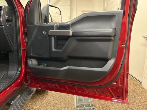 Used 2019 Ford F150 XLT w/ Equipment Group 302A Luxury AWD/4WD image 14