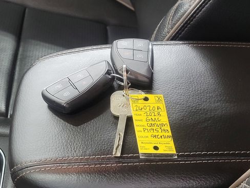 Used 2023 GMC Canyon Denali image 25