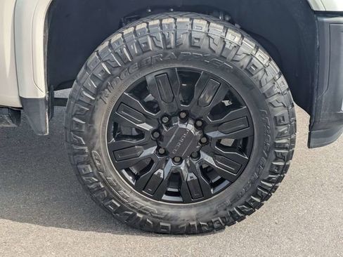 Used 2024 GMC Sierra 2500 Denali Ultimate image 11