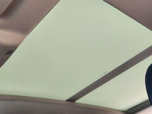 New 2025 Volkswagen Taos SEL image 17