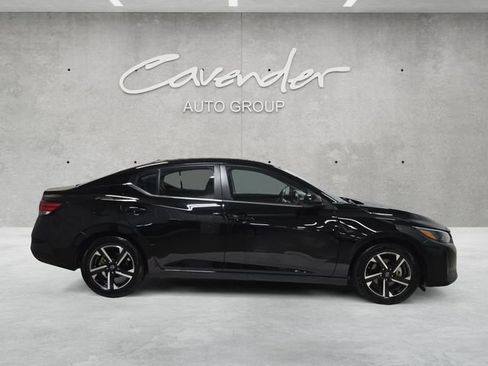 Used 2025 Nissan Sentra SV FWD image 17