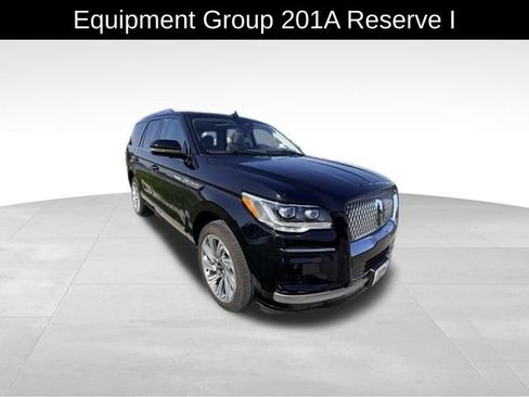 Used 2024 Lincoln Navigator Reserve AWD/4WD image 5