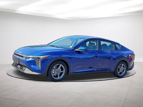 Used 2025 Kia K4 LXS image 3