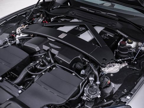 New 2025 Aston Martin Vanquish image 40