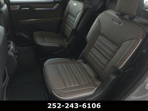 Used 2026 GMC Acadia Denali Ultimate w/ LPO, Floor Liner Package AWD/4WD image 30