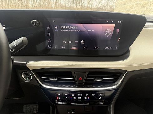 Used 2024 Buick Encore GX Avenir w/ Avenir Technology Package image 13