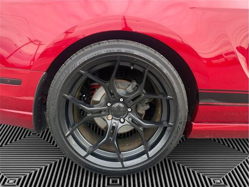 Used 2013 Ford Mustang GT image 14