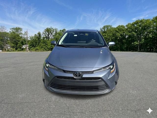 Used 2023 Toyota Corolla LE FWD image 4