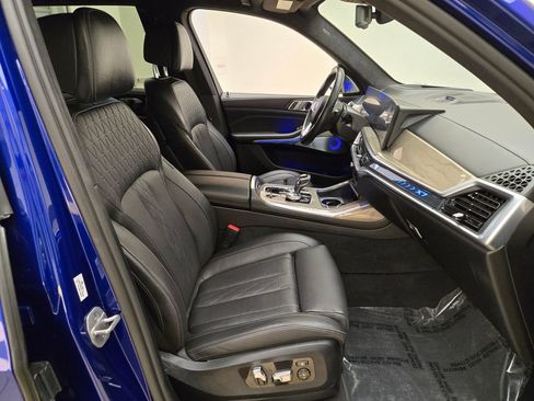 Used 2024 BMW ALPINA XB7 image 28