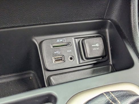 Used 2016 Jeep Cherokee Latitude FWD image 26