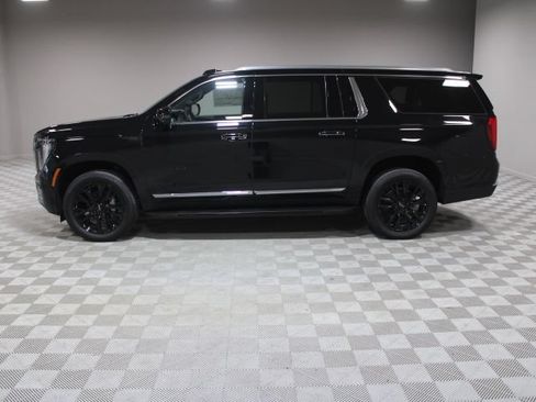 New 2026 GMC Yukon XL Elevation w/ Elevation Premium Package AWD/4WD image 9