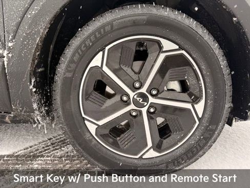 Used 2023 Kia Niro EX image 13