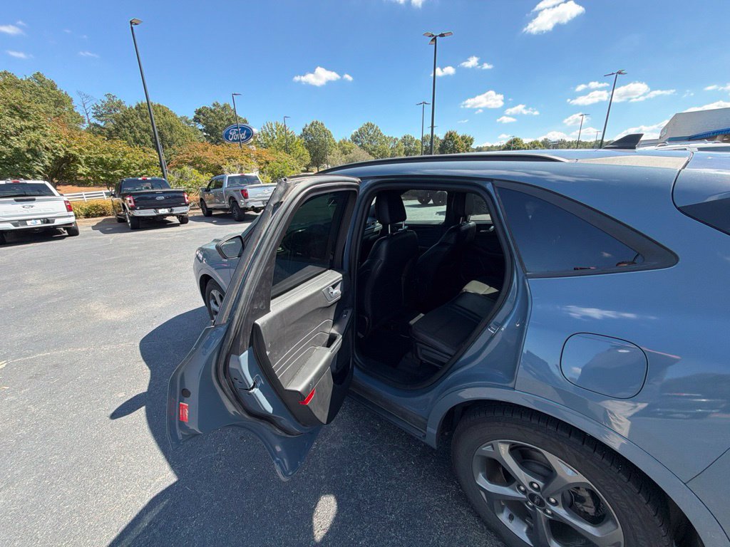 Used 2023 Ford Escape ST-Line w/ Tech Pack #1 FWD image 13