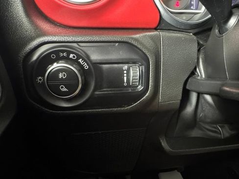 Used 2023 Jeep Gladiator Rubicon w/ Cold Weather Group AWD/4WD image 19