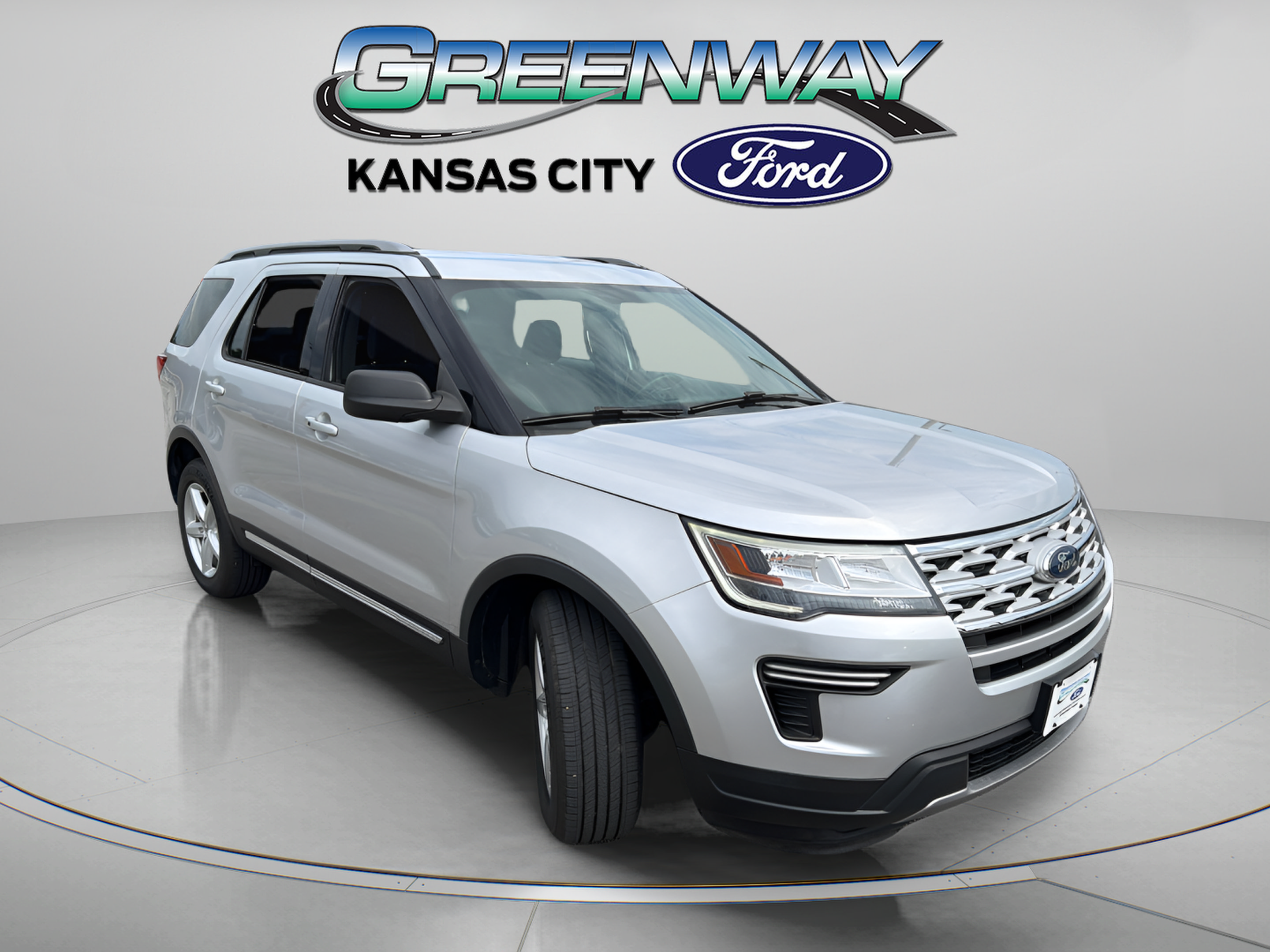 Used 2018 Ford Explorer XLT FWD image 1
