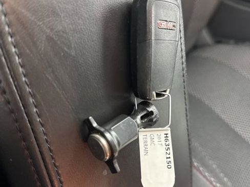 Used 2017 GMC Terrain SLE image 26