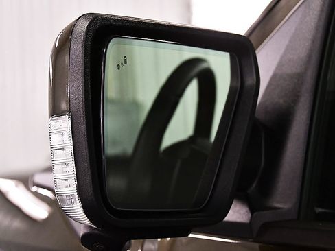 Used 2025 Ford F150 Raptor AWD/4WD image 14