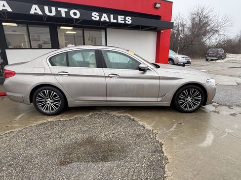 Used 2017 BMW 530i xDrive image 10