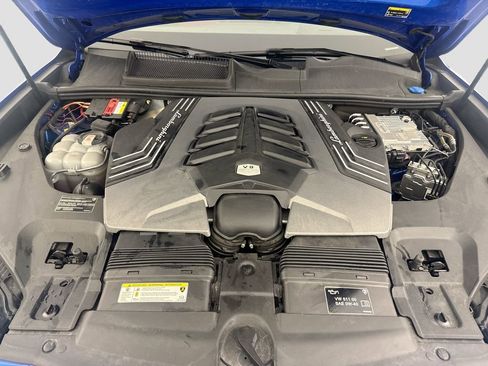 Used 2022 Lamborghini Urus image 32