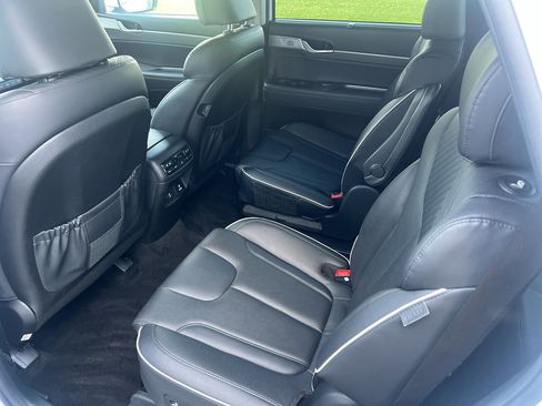 Used 2024 Hyundai Palisade SEL w/ Premium Package FWD image 15