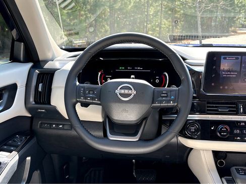 New 2026 Nissan Pathfinder SL image 16