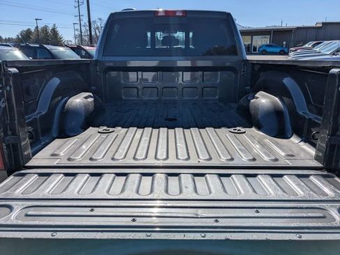Used 2024 RAM 2500 Tradesman w/ Chrome Appearance Group image 15