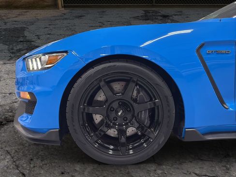 Used 2017 Ford Mustang Shelby GT350 w/ Electronics Package RWD image 15