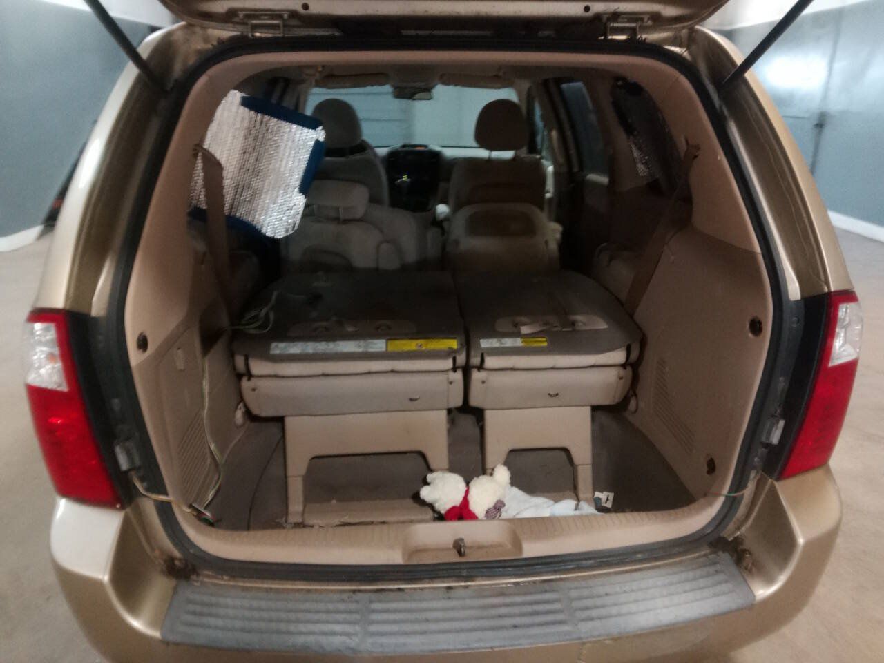 Used 2008 Kia Sedona LX FWD image 23