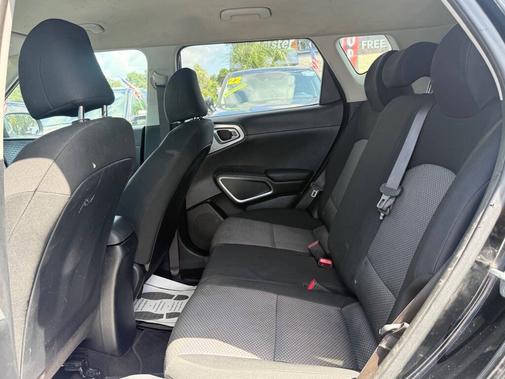 Used 2022 Kia Soul LX w/ Technology Package FWD image 24