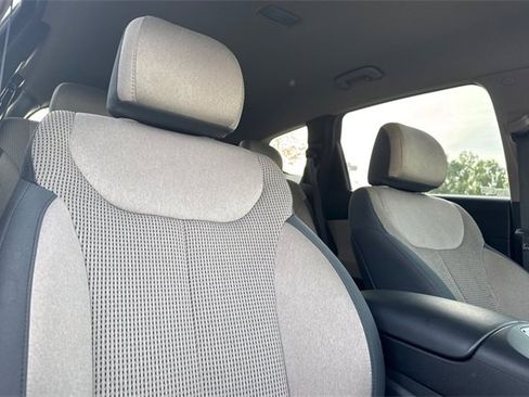 Used 2022 Hyundai Santa Fe SEL image 17