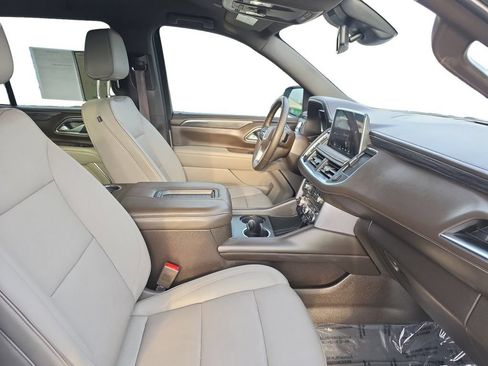 Used 2023 GMC Yukon SLT w/ SLT Luxury Package AWD/4WD image 18