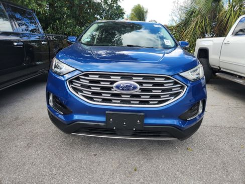 Used 2020 Ford Edge Titanium image 2