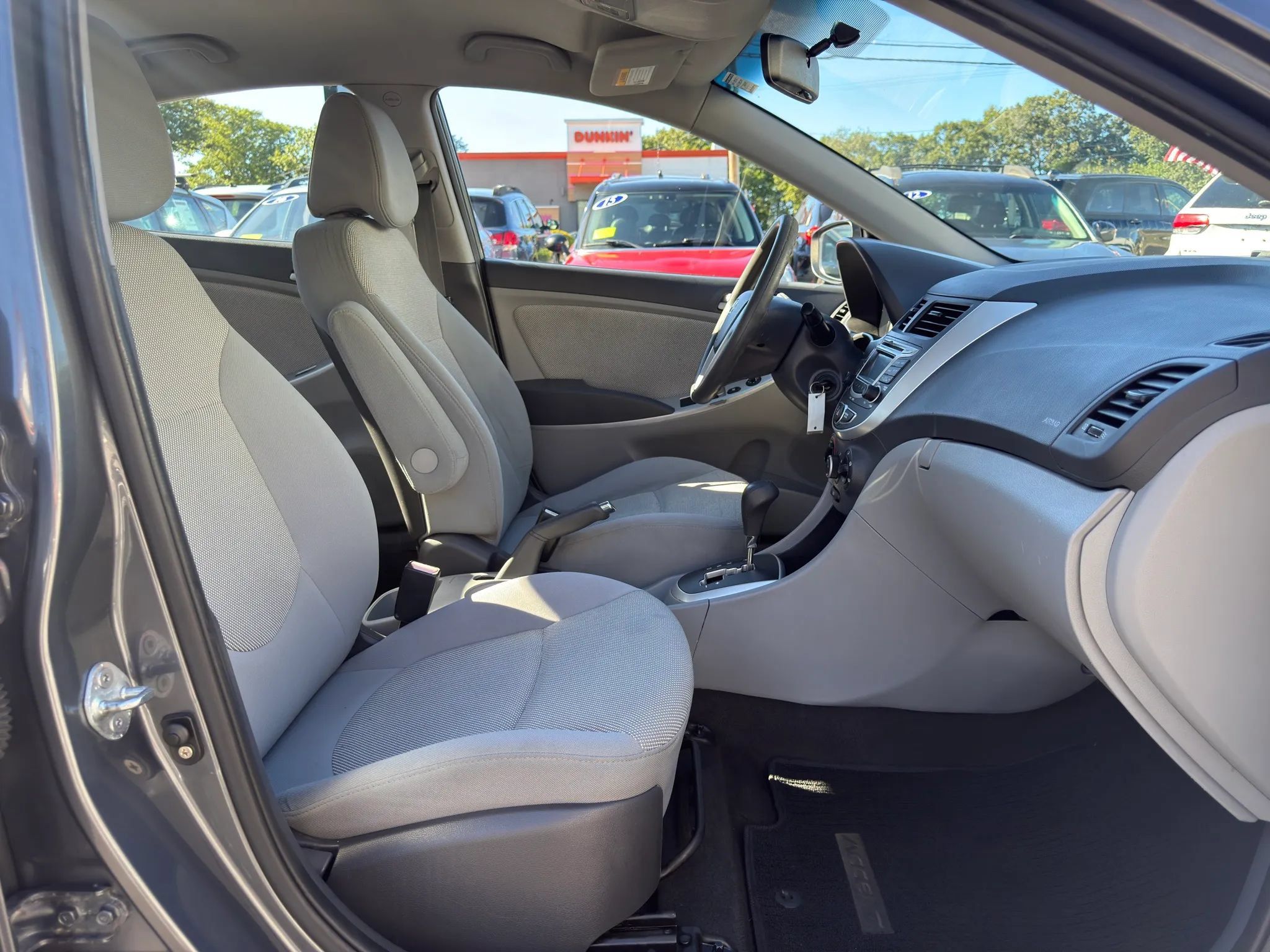 Used 2012 Hyundai Accent GLS FWD image 16