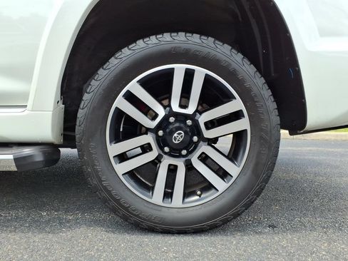 Used 2017 Toyota 4Runner Limited AWD/4WD image 22