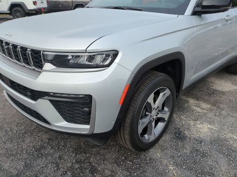 New 2026 Jeep Grand Cherokee L Limited w/ Luxury Tech Group II RWD image 9