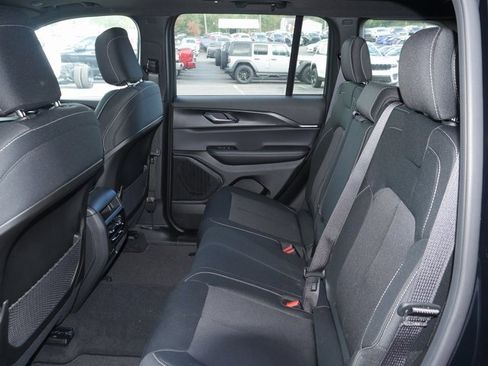 New 2025 Jeep Grand Cherokee Laredo X w/ Luxury Tech Group I image 25