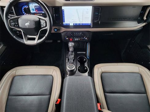 Used 2023 Ford Bronco Wildtrak image 10