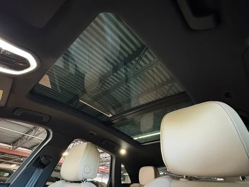 Used 2021 Porsche Macan AWD/4WD image 24