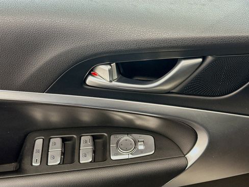 Used 2025 Genesis G70 2.5T AWD/4WD image 15