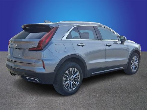 Used 2024 Cadillac XT4 Premium Luxury image 5