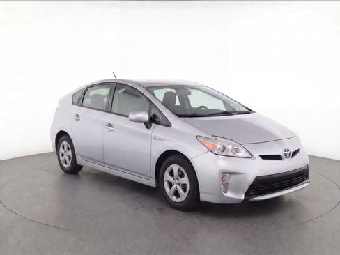 Used 2015 Toyota Prius Three w/ Solar Roof Package image 2