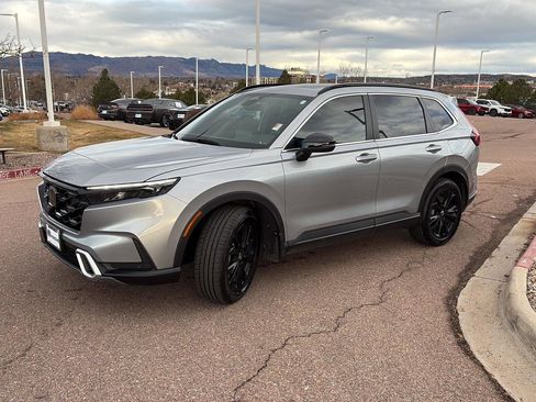 Used 2023 Honda CR-V Sport Touring image 3