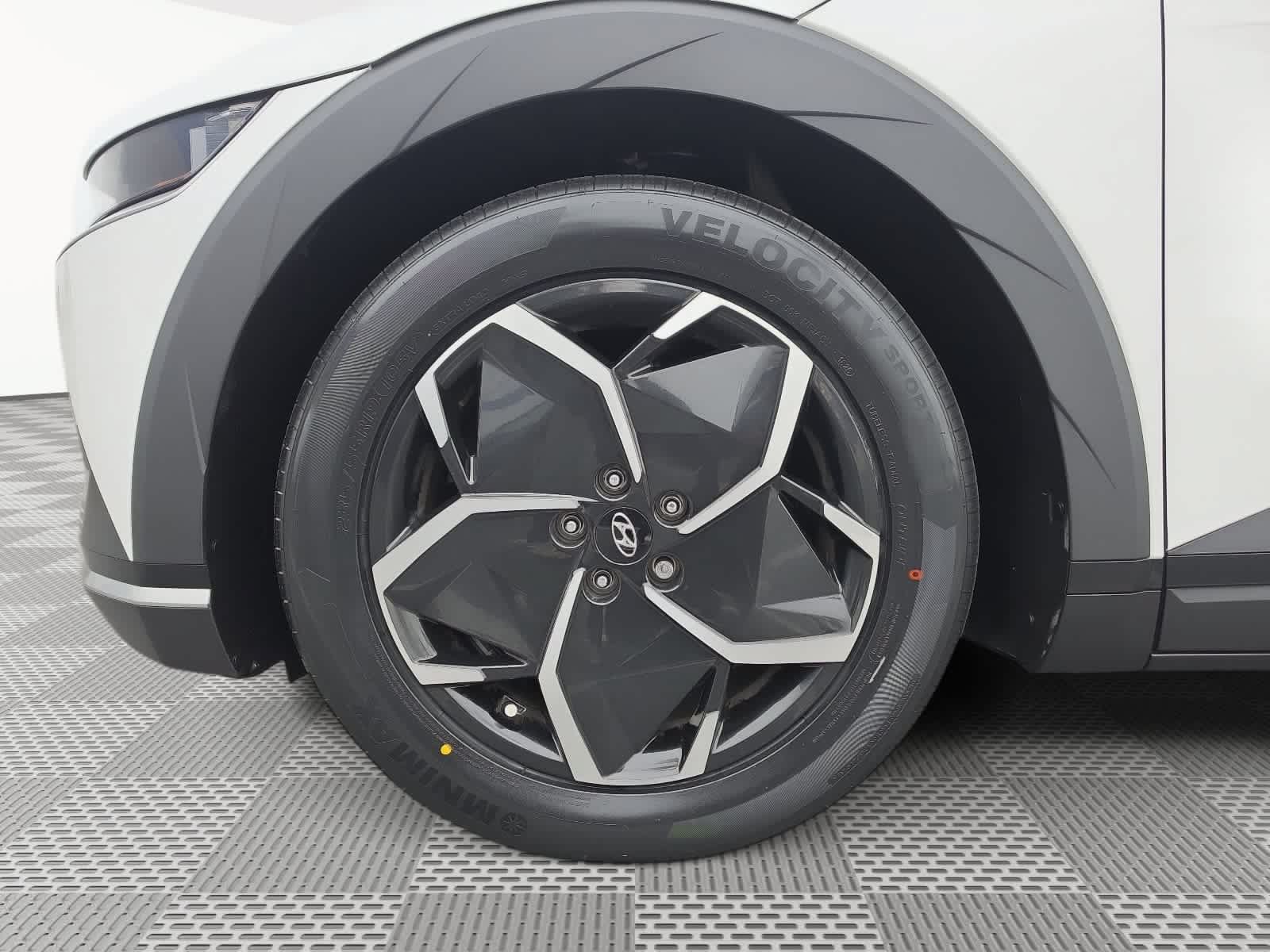 Used 2024 Hyundai Ioniq 5 SEL RWD image 14