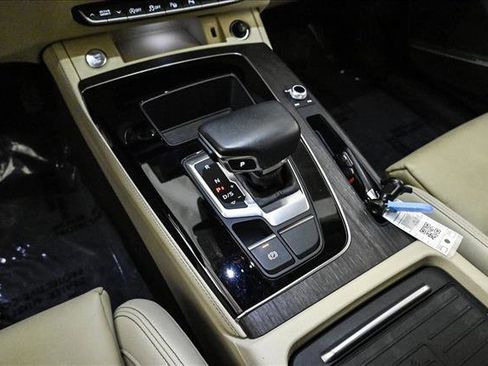 Used 2023 Audi Q5 2.0T Prestige w/ Prestige Package image 12