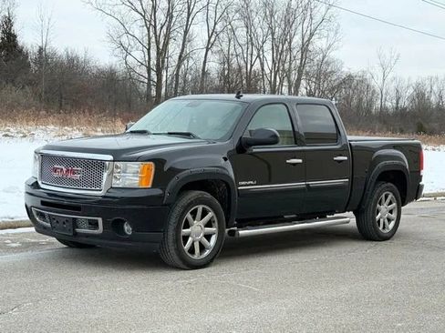 Used 2011 GMC Sierra 1500 Denali image 2