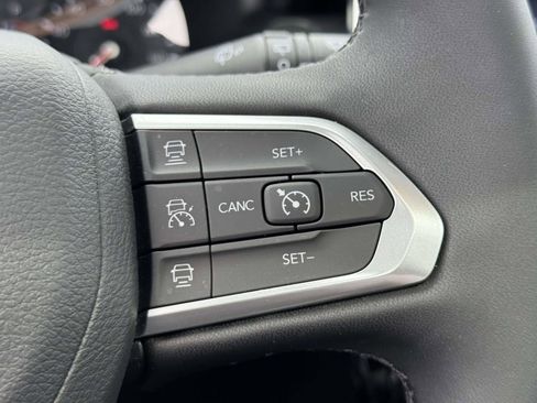 Used 2025 Jeep Compass Limited w/ Sun & Sound Group AWD/4WD image 21