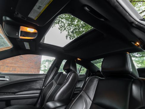 Used 2021 Dodge Charger SXT w/ Leather Interior Group RWD image 12